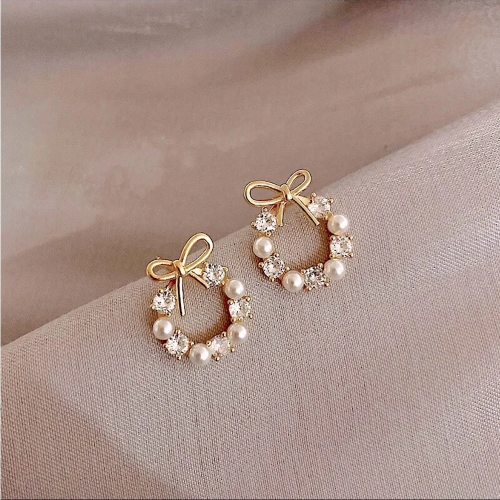 Pearly Diamond Wreath Floral Mini Delicate 925 Sterling Silver Gold Stud Earring - Picture 3 of 5